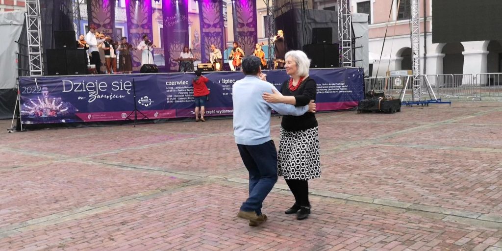 Muzyka, taniec, bycie tu i teraz